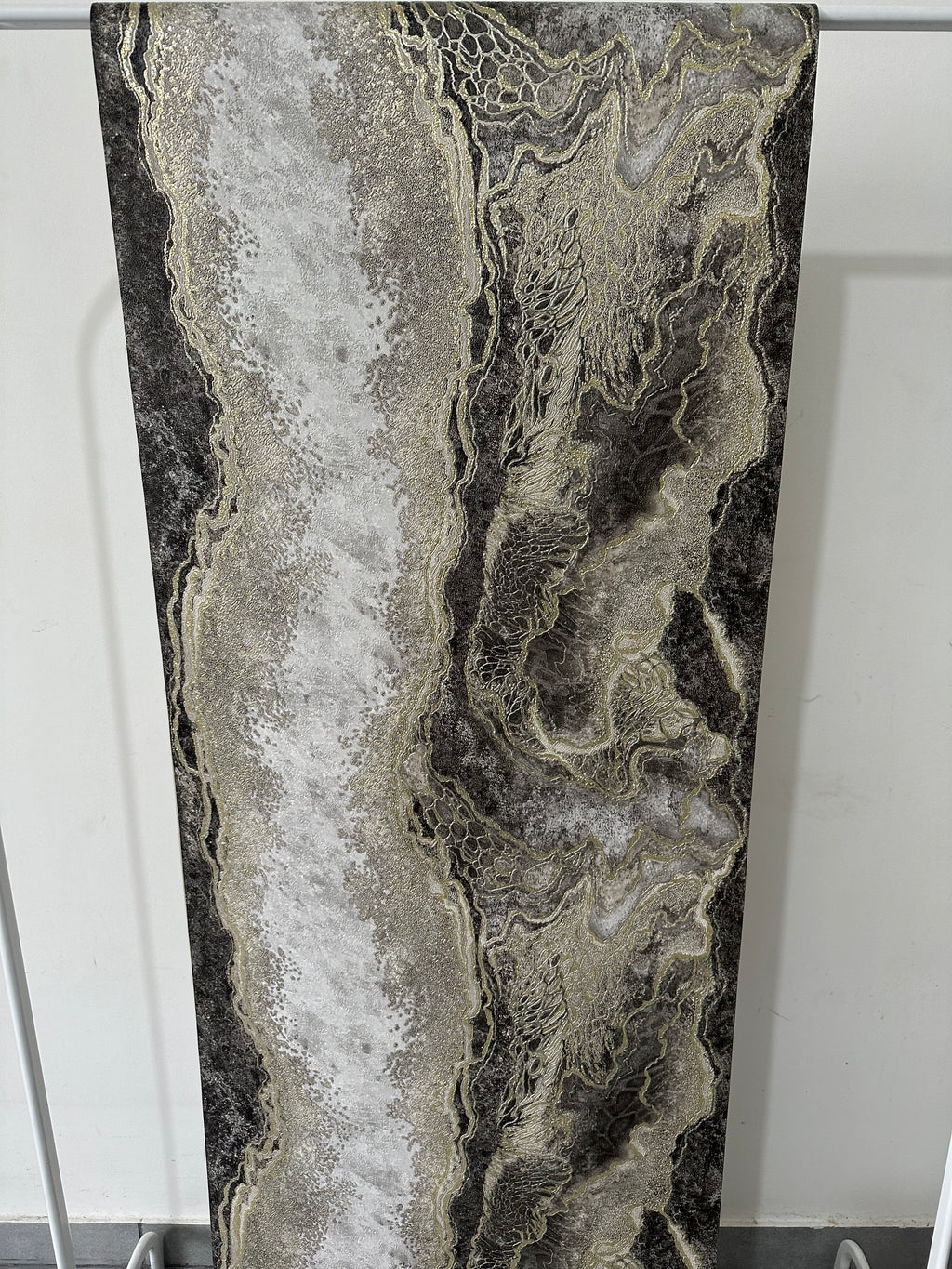 Papier peint marbré noir/or 0,53x10m