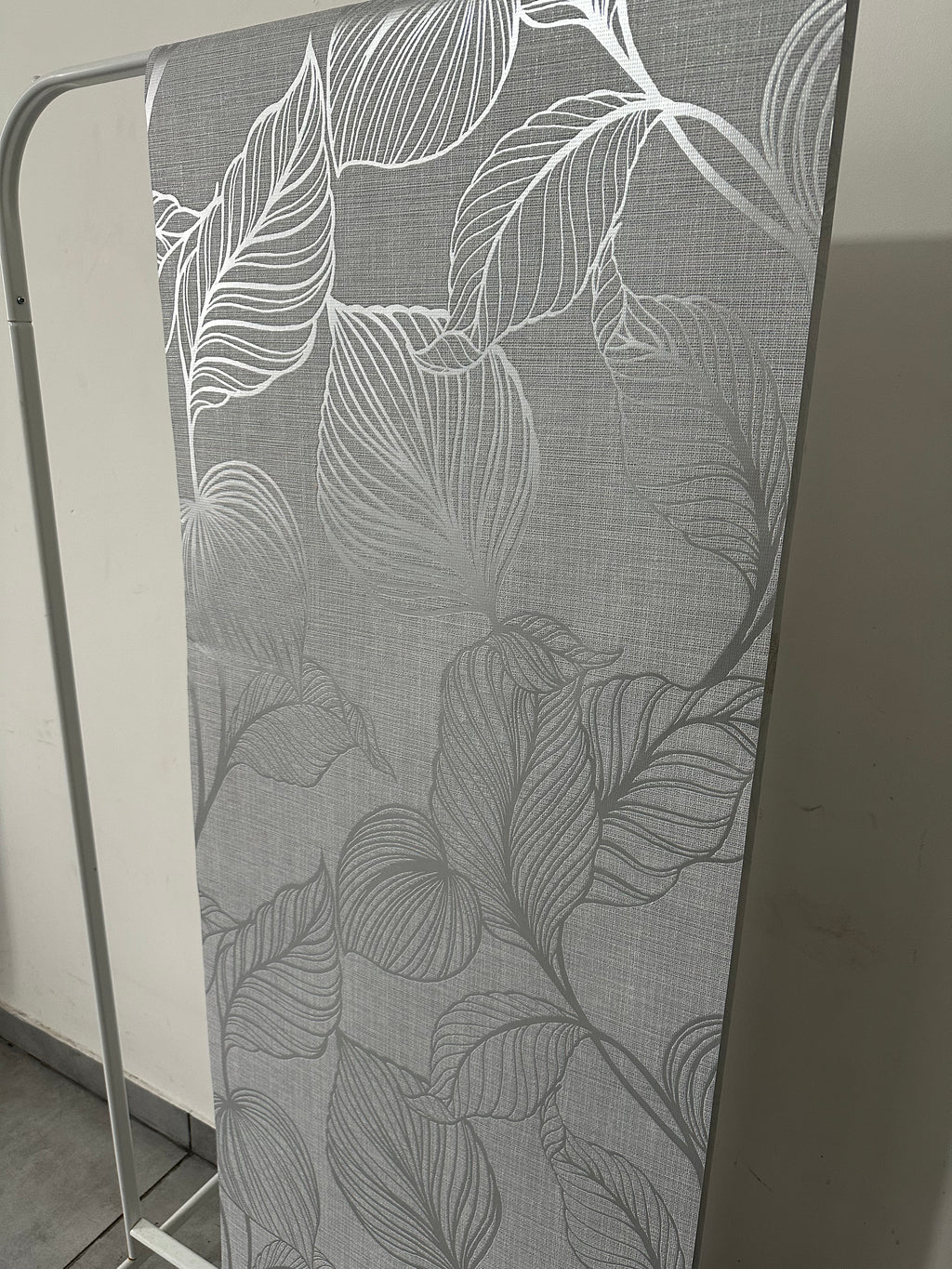 Papier peint feuille gris 0,53x10m