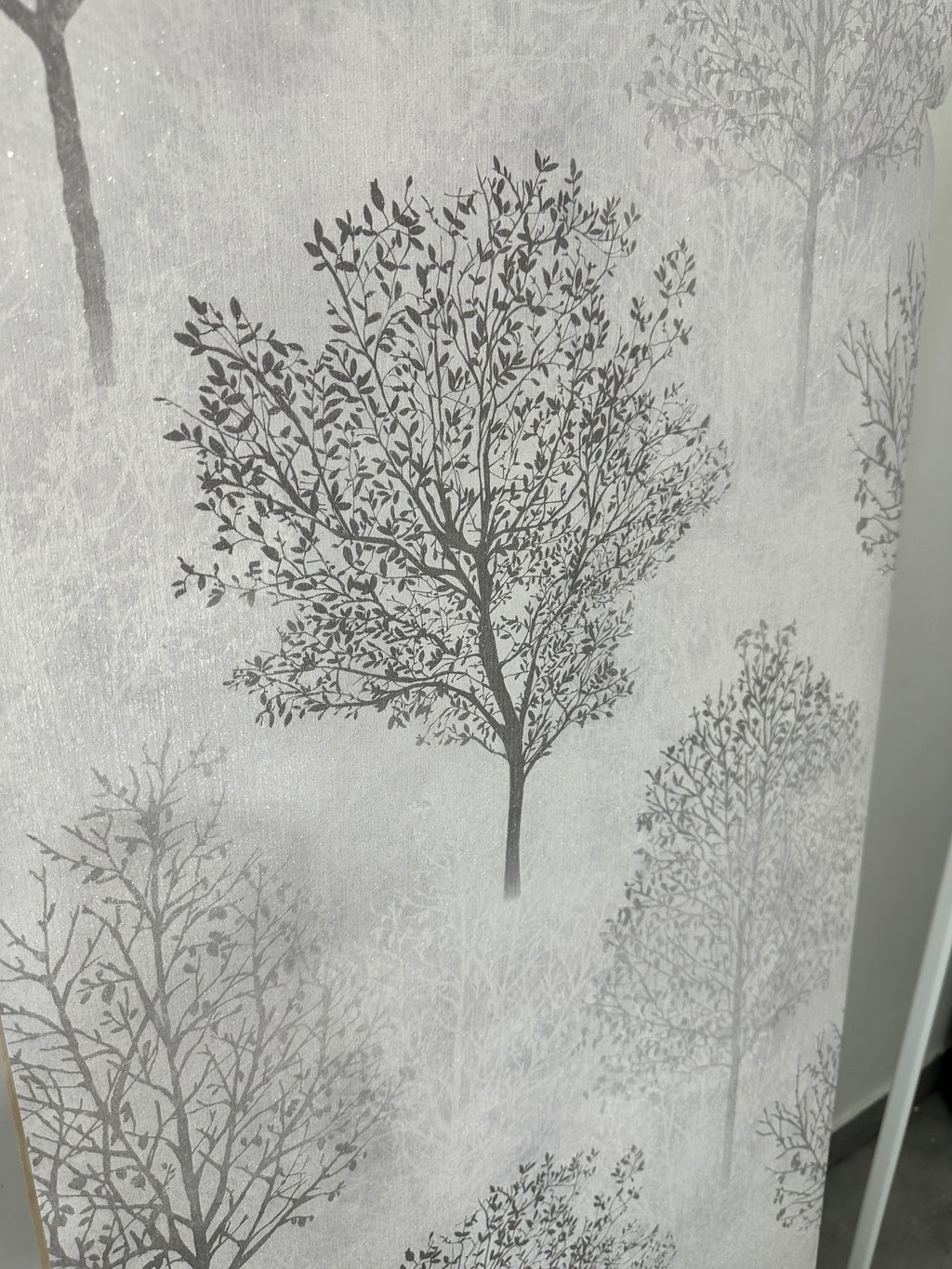 Papier peint arbre gris 0,53x10m
