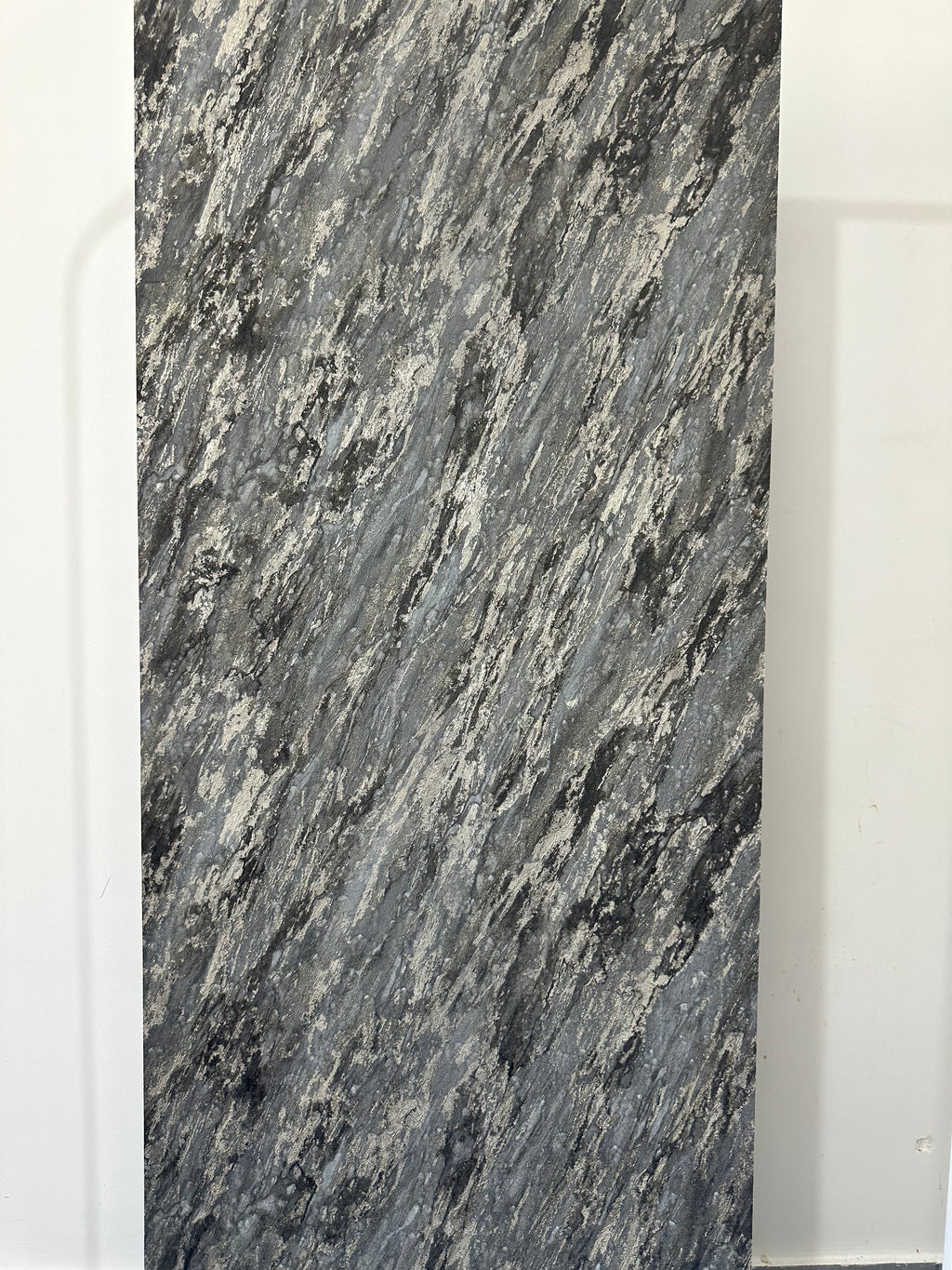 Papier peint marbre noir/doré 0,53x10m