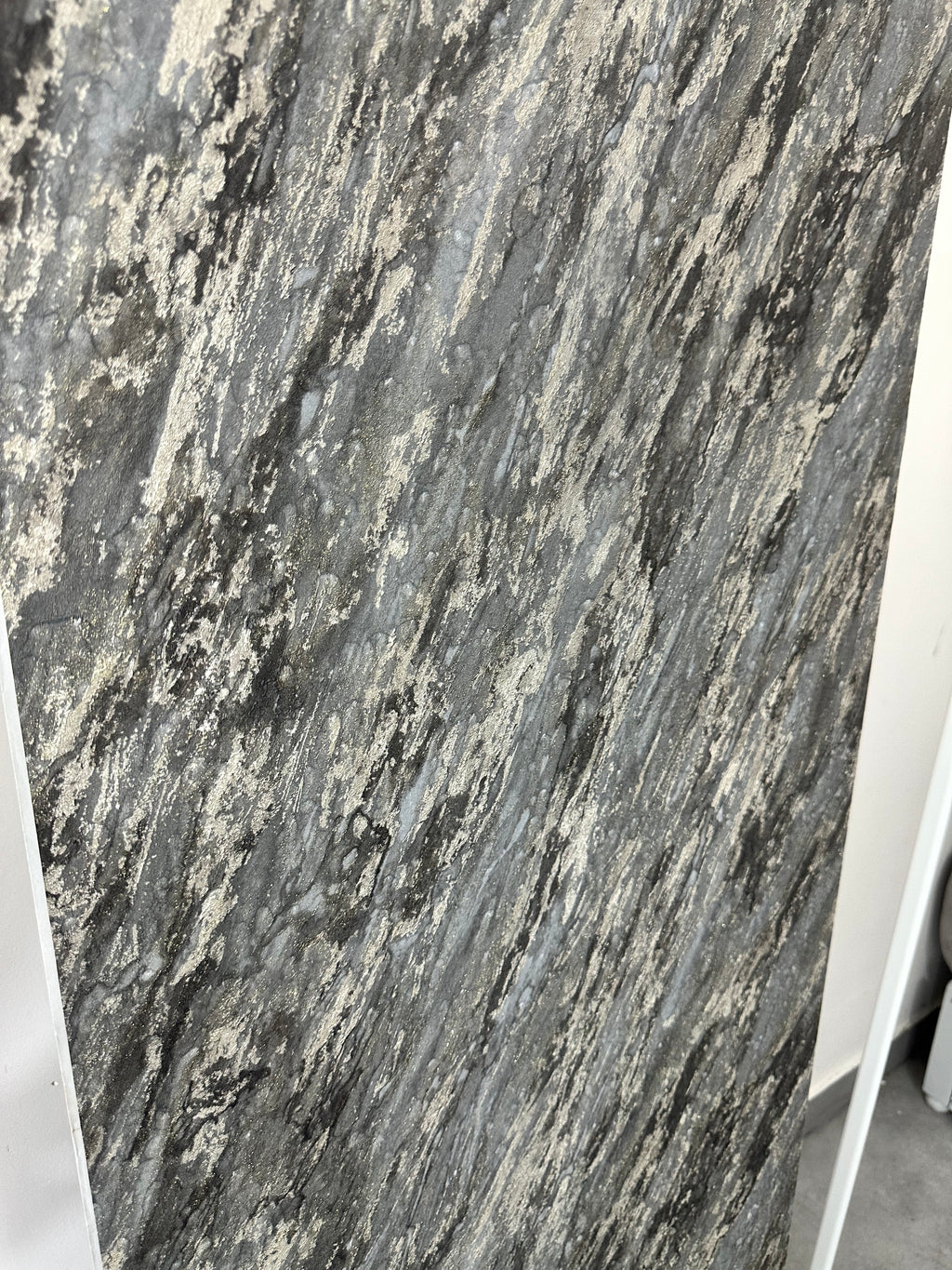 Papier peint marbre noir/doré 0,53x10m
