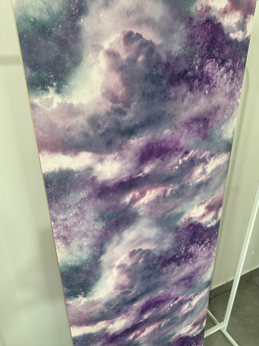 Papier peint nuage violet 0,53x10m