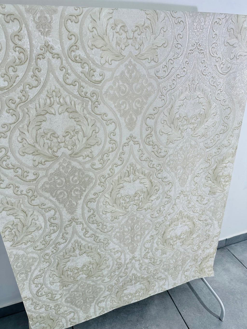 Papier peint baroque crème 1,06x10m
