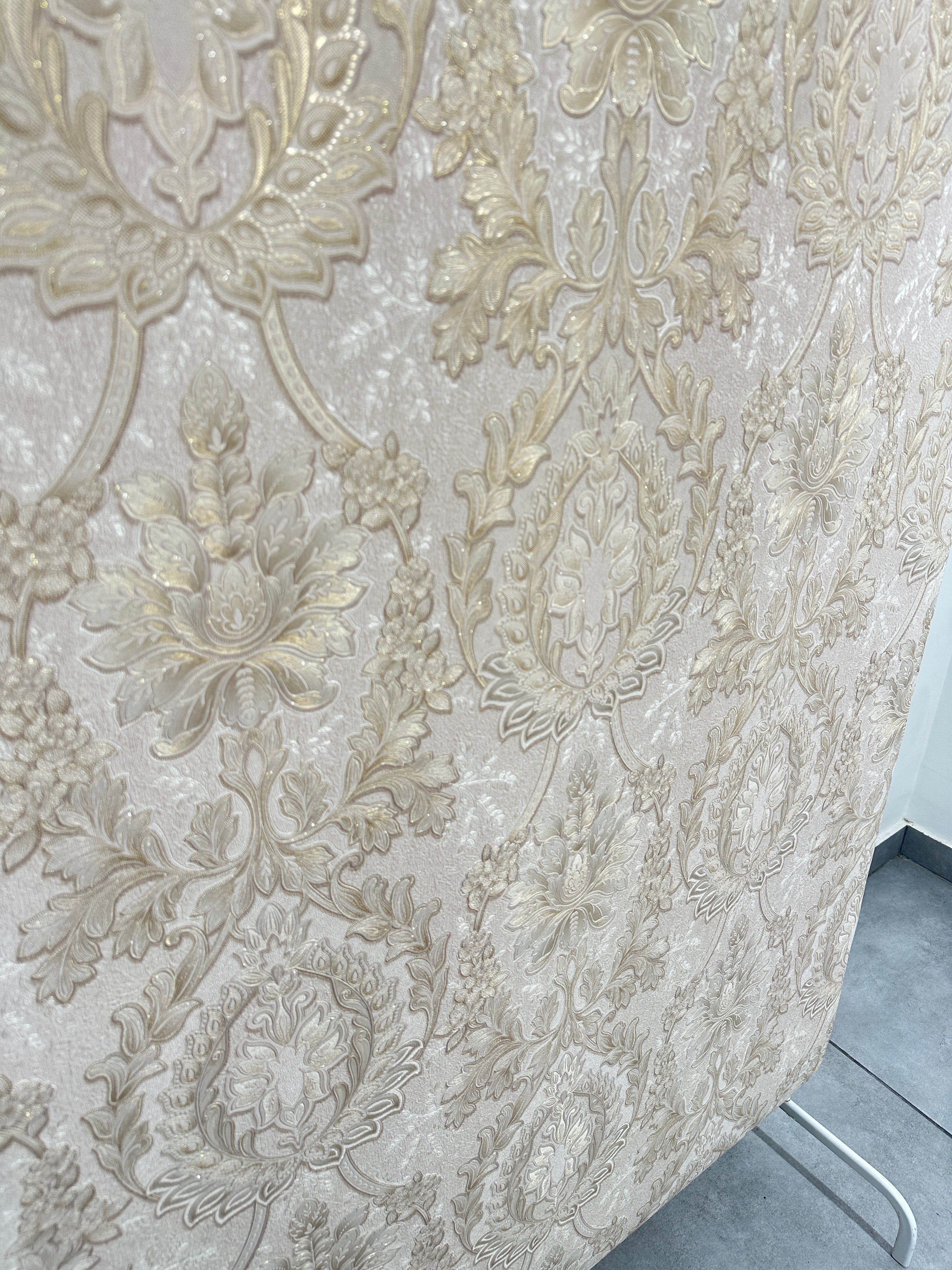 Papier peint baroque crème 1,06x10m